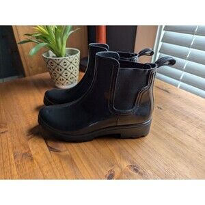 Capelli New York Black Chelsea Boots Size 9 Glossy Black Excellent Condition